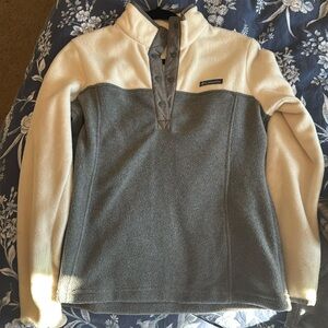 Columbia Pullover. Beige and grey fleece. Worn once. In perfect condition.